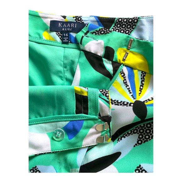 New without tags Floral abstract soft shorts by KAARI - Picture 4 of 7